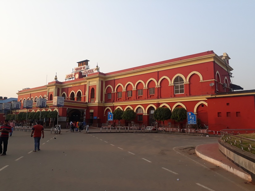Asansol_rail_station_in_Asansol_05